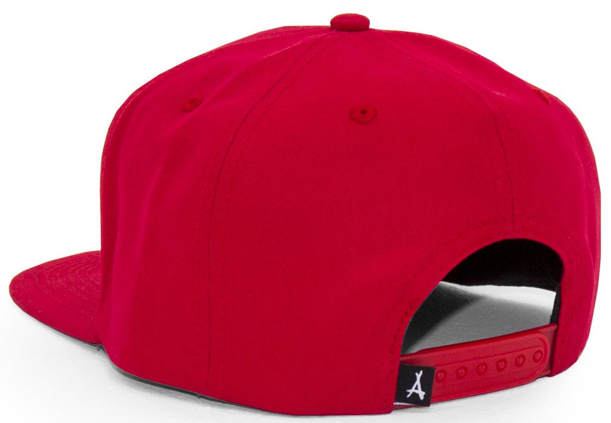 SnapDayly's tweet photo. Bulldog Patch Snapback by @ThaAlumni @Kid_Ink available at https://t.co/QzBlwrNgHx For more headwear &amp; apparel visit the website! #headwear https://t.co/lzg2mHR5Nk