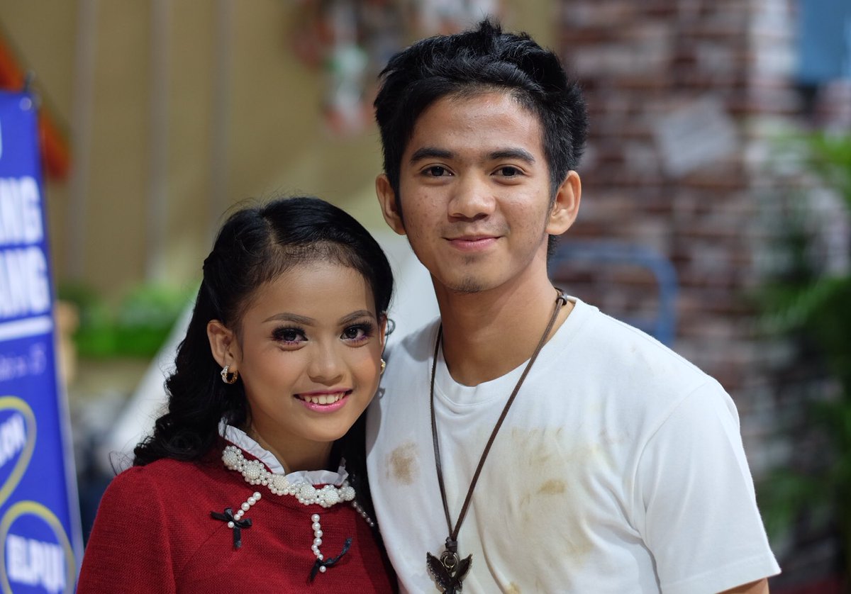 Siapa yg mau foto baruuu yukk
Semngat naikin Ht nyaa yukk #AksiAsiaIndosiarAdaRizkiRidho
Dia masih bingung kawan🤣ahhahah