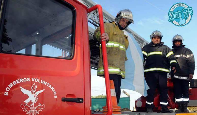 JoritaMudallel's tweet photo. A todos los hombres y mujeres que con amor y compromiso ejercen esta profesión, feliz #DíaDelBomberoVoluntario.👏🚒
#MeGustaSantaFe https://t.co/jkTiPCiTXJ