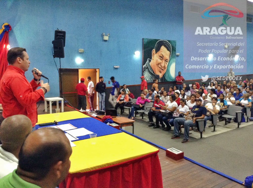 SDEPRO_Aragua's tweet photo. Sec @LucasMorenoCrim: Sigamos construyendo la Paz, la justicia social y el amor a la patria mantengamos la senda del Cmdte Chávez @YsmelPSUV https://t.co/YoqAnWJx5C