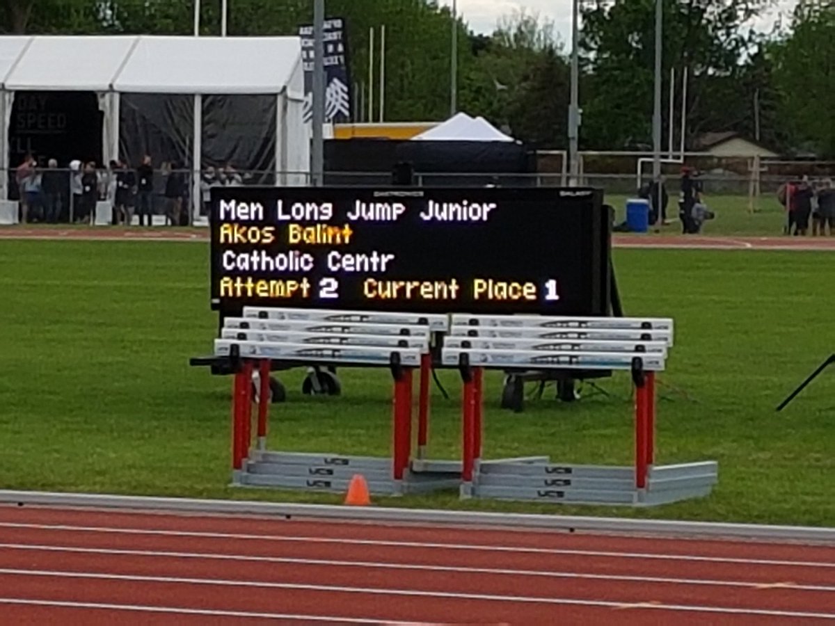 coachjkhoury's tweet photo. After his first attempt Akos jumped 6.47 To take the early lead. #lotsofworkleft @CCHcomets https://t.co/8pI3DtNJTy