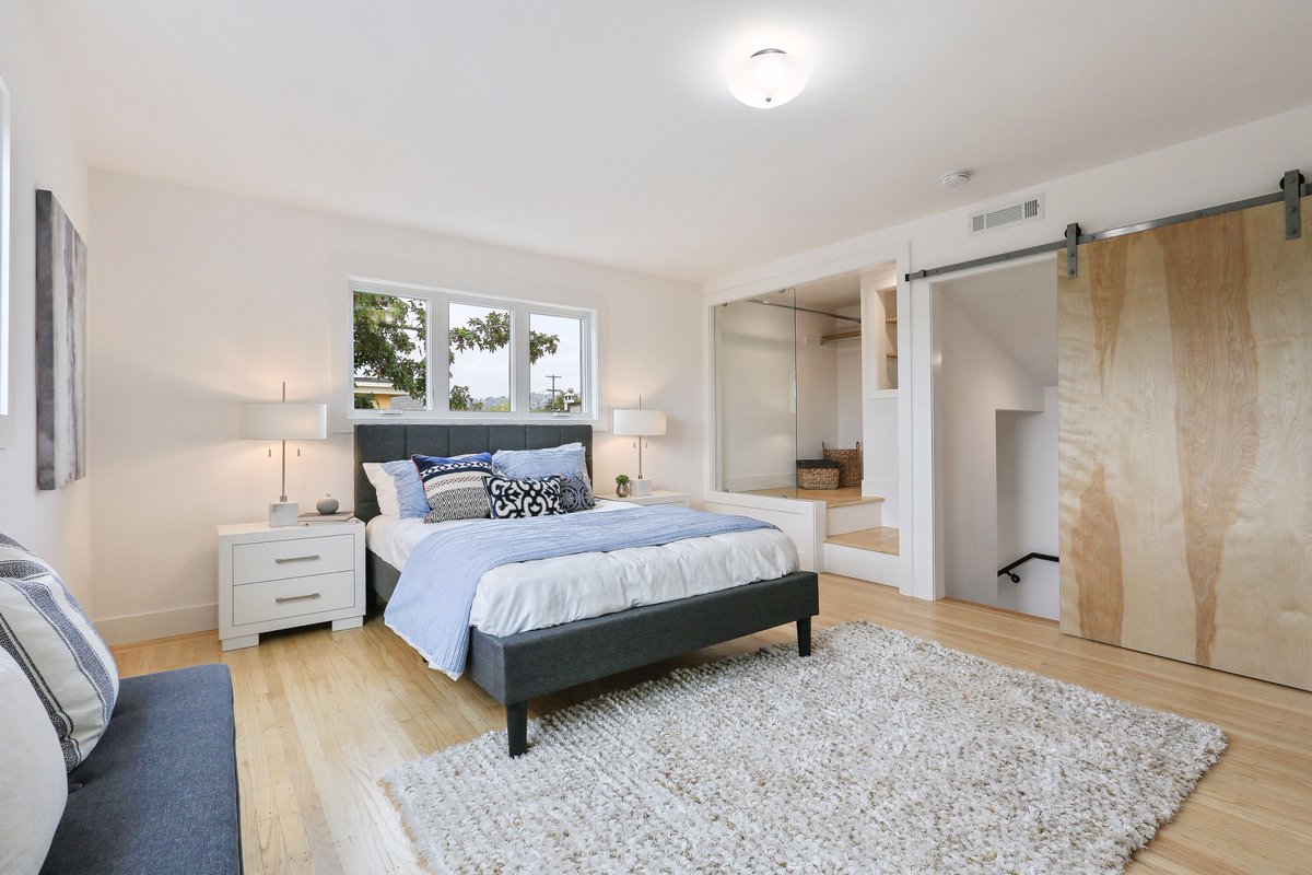 grubbco's tweet photo. Newly renovated with industrial chic, spectacular design, and move in ready: https://t.co/nTJMkwzUgD #berkeleyhome #openhouse #realestate https://t.co/1EZchG9f2f