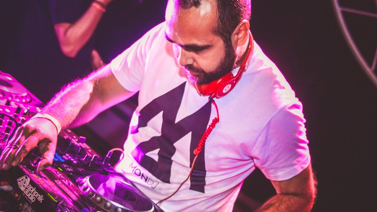 Com cada cap de setmana l'<a href="/ernestcodina/">Ernest Codina</a> marca el ritme a <a href="/Club105/">Club105</a> amb els èxits més ballables! A les 23 h, fins la 1 de la matinada a RAC105