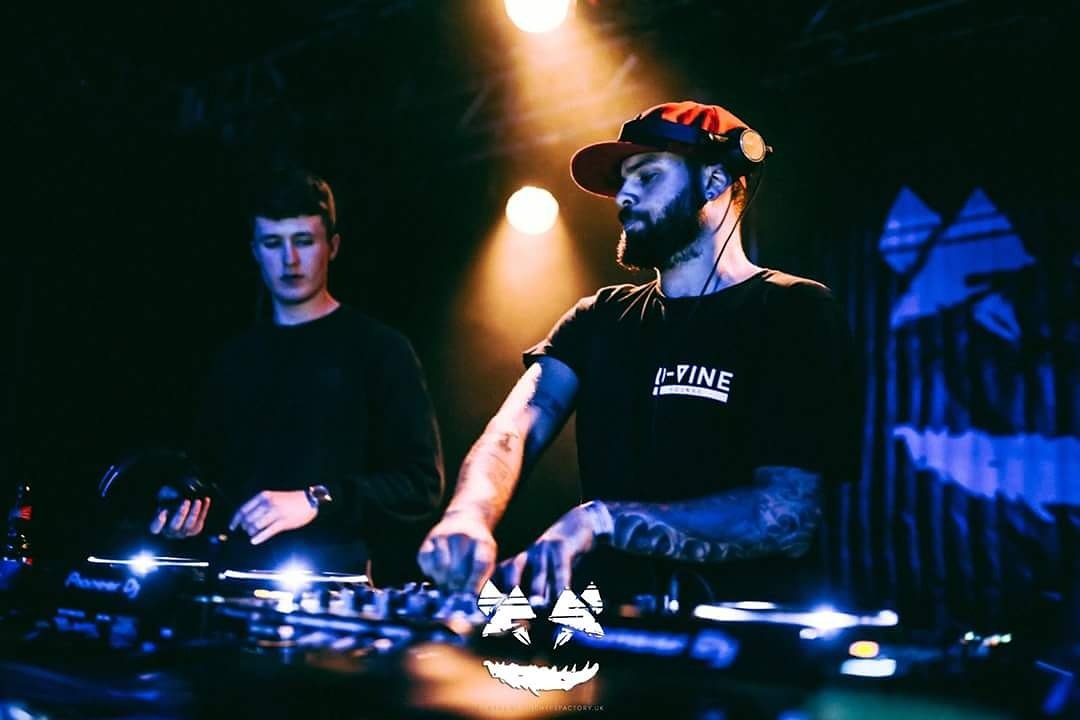 LeeBarry6's tweet photo. B2B action with my man https://t.co/g7CXpY3fOc