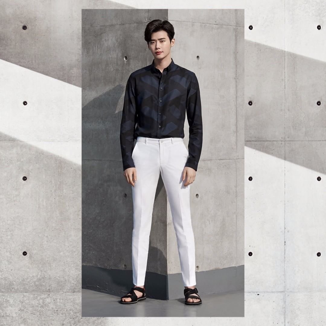 WithJsFCI's tweet photo. 31 Mei2017 Sieg Fahrenheit's IG Updates
#LeeJongSuk #LeeJongSukFcIndonesia #Ljsfci #WithJsFci #LeeJongSukFcIndonesia #LeeJongSukFansIndo https://t.co/lEJyvkCmPh