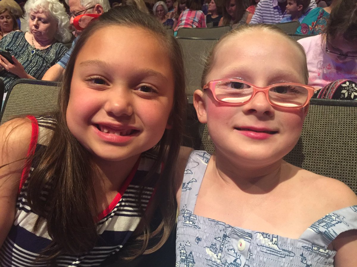 adilocker's tweet photo. ❤️BFFs! #solesyear6 https://t.co/tmF3x8238a