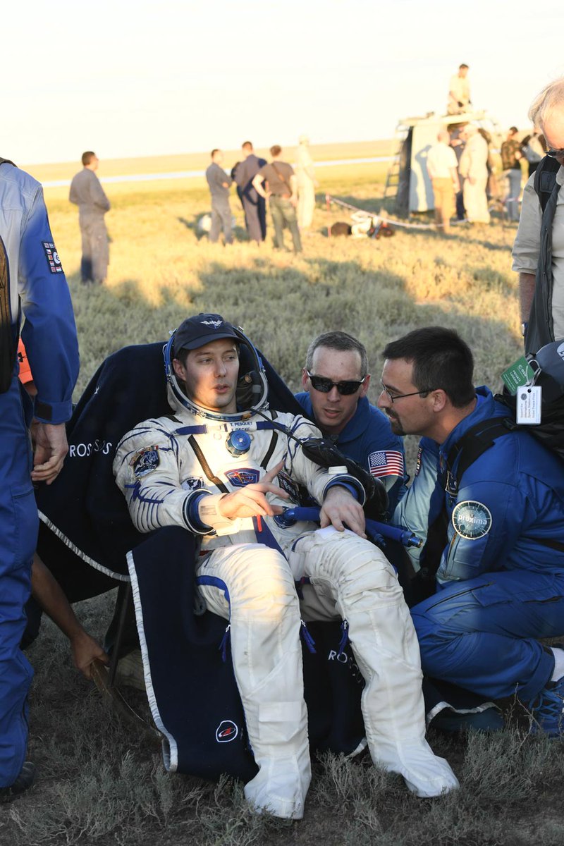 ShuttleAlmanac's tweet photo. New Pic 9 - Landing of #ISS #Exp50 #SoyuzMS03 crew Oleg Novitsky and @Thom_astro today https://t.co/zYuafCC7Cw