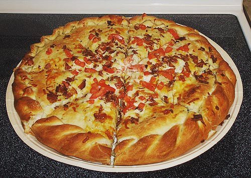 TakeNBakeHawaii's tweet photo. Check out the Chicken Bacon STUFFED Pizza! #TGIPMF #Hawaii #Kaneohe #NowOpen #LoveAt425 https://t.co/kLAxjF6iyJ