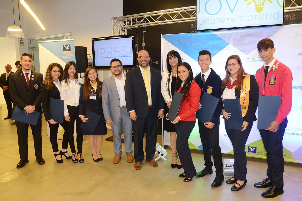 Secretaria de Estado interina, Lcda. Maria Marcano entrega proclama del mes y día de la Juventud. <a href="/DDECPR/">DDEC Puerto Rico</a> <a href="/jovenpuertorico/">Juventud de Accion</a>