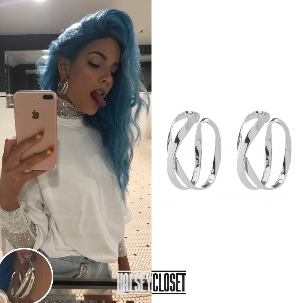 HalseyCloset's tweet photo. 06.02.17 | Last touch, @Halsey wore #JenniferFisherJewelry "Script" hoop earrings in silver plated brass | https://t.co/0ca99PU7vJ https://t.co/NIaTQCtuni