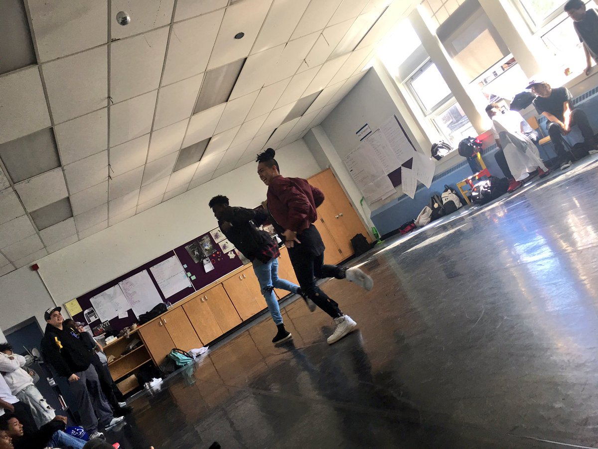 BeckieDileo's tweet photo. Period 1 was 🔥🔥🔥🔥today - choreo was off the charts @ReverbDanceCrew #thebest #thebest https://t.co/lE7Aw34ign