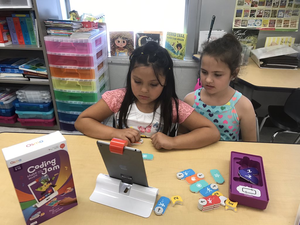 ABCClassroom's tweet image. Coding with @PlayOsmo #jamming @FairviewPanther #codingJam