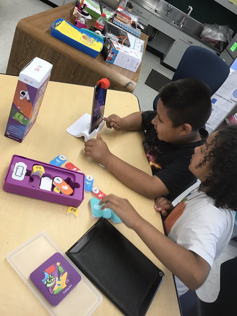 ABCClassroom's tweet image. Coding with @PlayOsmo #jamming @FairviewPanther #codingJam