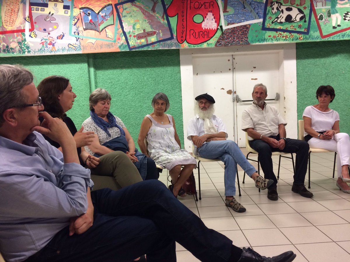 Soulanille's tweet photo. À #Artigueloutan @Chabanne_Nat défend avec sincérité l'école rurale et les petites collectivités #chabanne2017 #UneGaucheExigeanteEtOuverte https://t.co/4dvaSouzUi