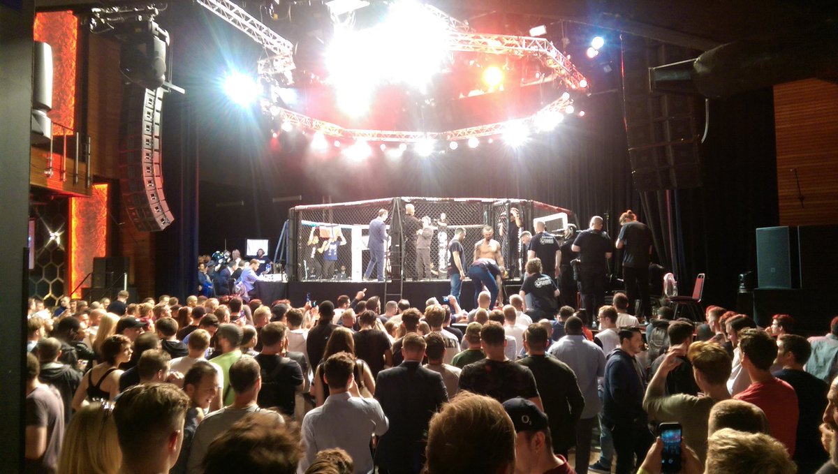 Matt_Huckle's tweet photo. At #CW84 watching @TheProspectMMA fight for the bantamweight title. #ossss #novaforca #holdtight https://t.co/ffN5xDJrqa
