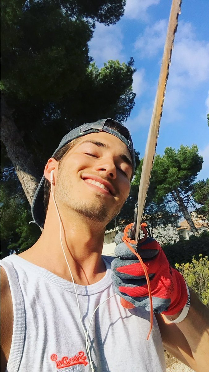 Drac_Baker's tweet image. Pronto habrá una bonita casa nueva para los animalitos del bosque. @littlee_pixie