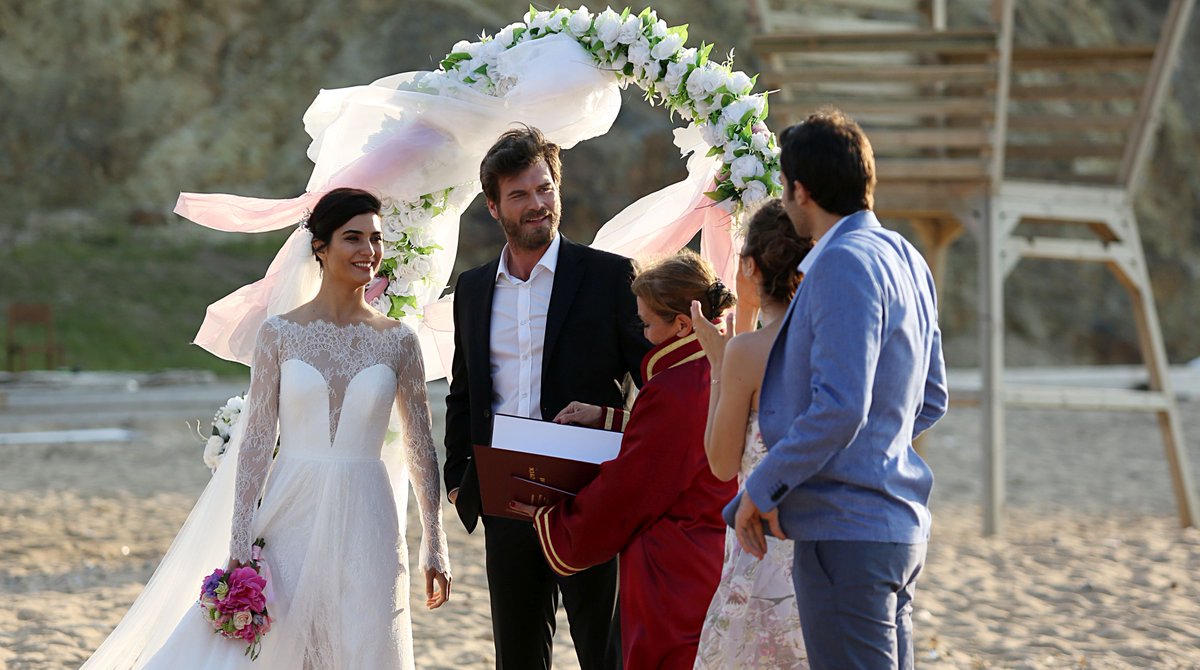 okanbugun's tweet photo. #CesurVeGüzel muhteşem düğün sahnesinden fotoğraflar3 https://t.co/zLiPZR3jOr
