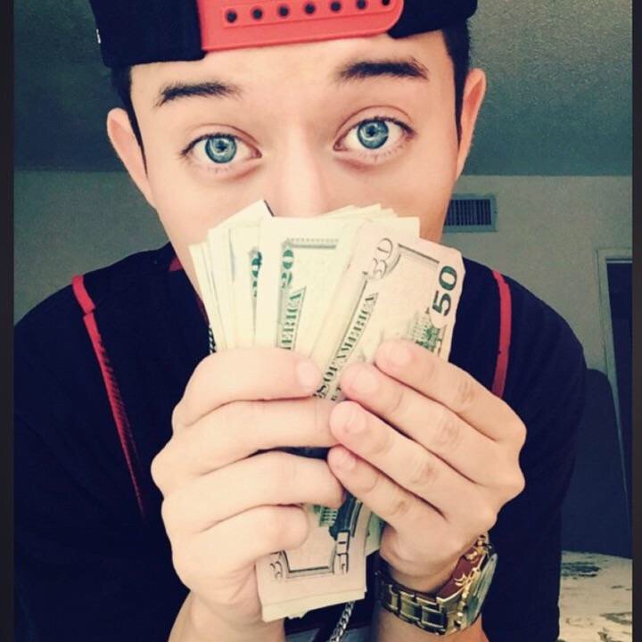 FatKidzEnt's tweet photo. HairCut 💇 #Barber #CoinDrop #BossUp#Liveme Crisrocks6™🐼💎: https://t.co/Xt2GZakOLt https://t.co/hv5yLjLCag