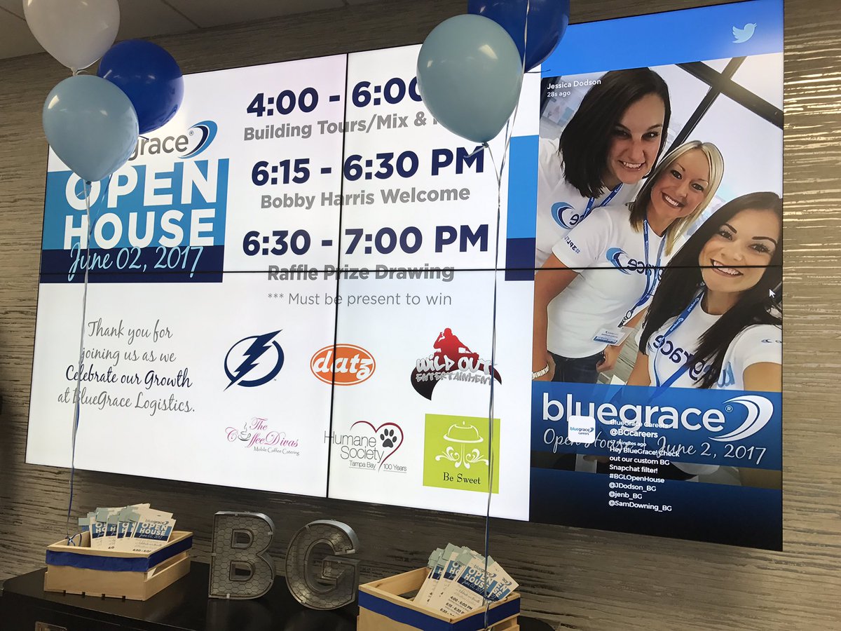 Datz4Foodies's tweet photo. Can we move in??? Your space is BOSS. @MyBlueGrace #BGLOpenHouse🙌🙌🙌 https://t.co/HlpJBJyEzp