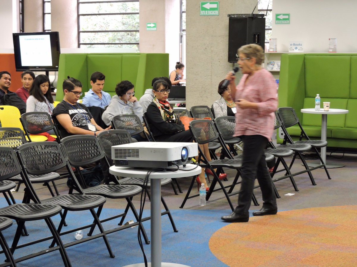 hackadultos's tweet photo. Charla "El proceso de vejez y sus aspectos sociales". ¡Muchísimas gracias Dra. Graciela Casas! @ComunicacionTS https://t.co/g0t8Z1P9dB