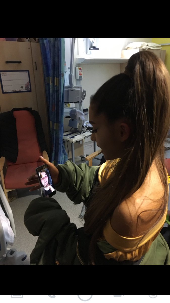 eviemills11's tweet image. @ArianaGrande I love you 💛