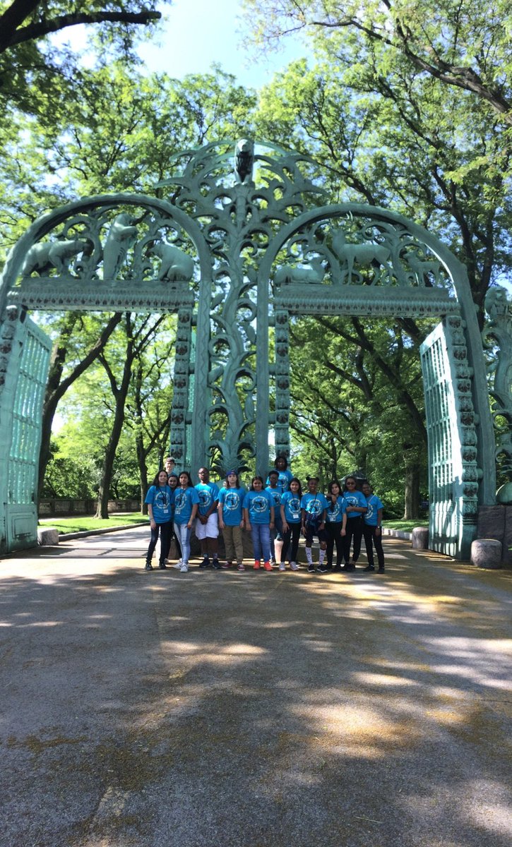 RHMSZooMagnet's tweet photo. Teen Zoologist from @RHMSRaiders take their expertise from @zoomiami to @TheBronxZoo #wildlife
@MDCPSSouth @miamimagnets @MightyRaidersAP https://t.co/TNX62szJ1J