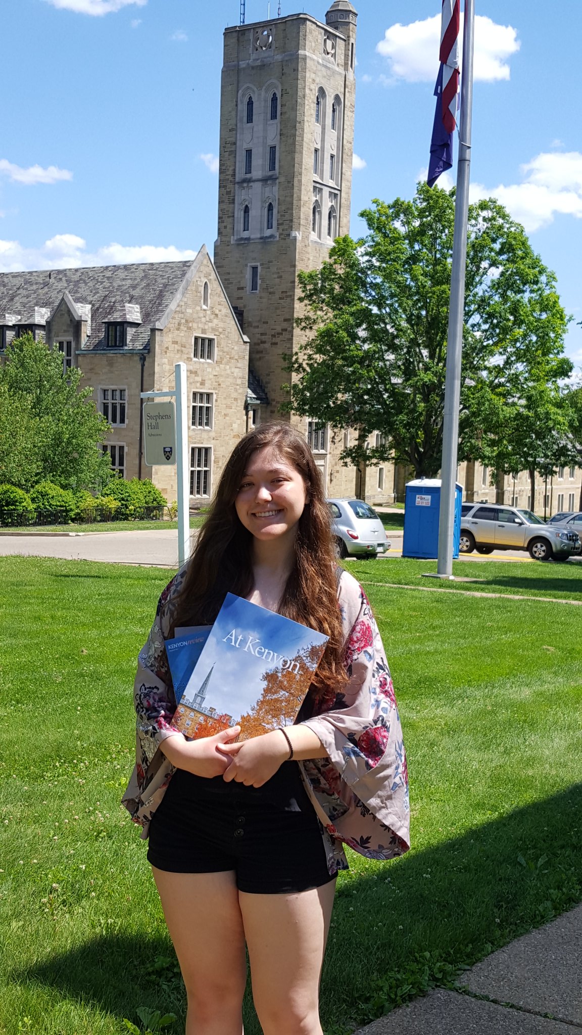 Starting our Summer Break with a #collegeroadtrip. First stop @KenyonCollege in Gambier, OH. #senior #Classof2018 @WCHS350 https://t.co/WkvrLjJOc2
