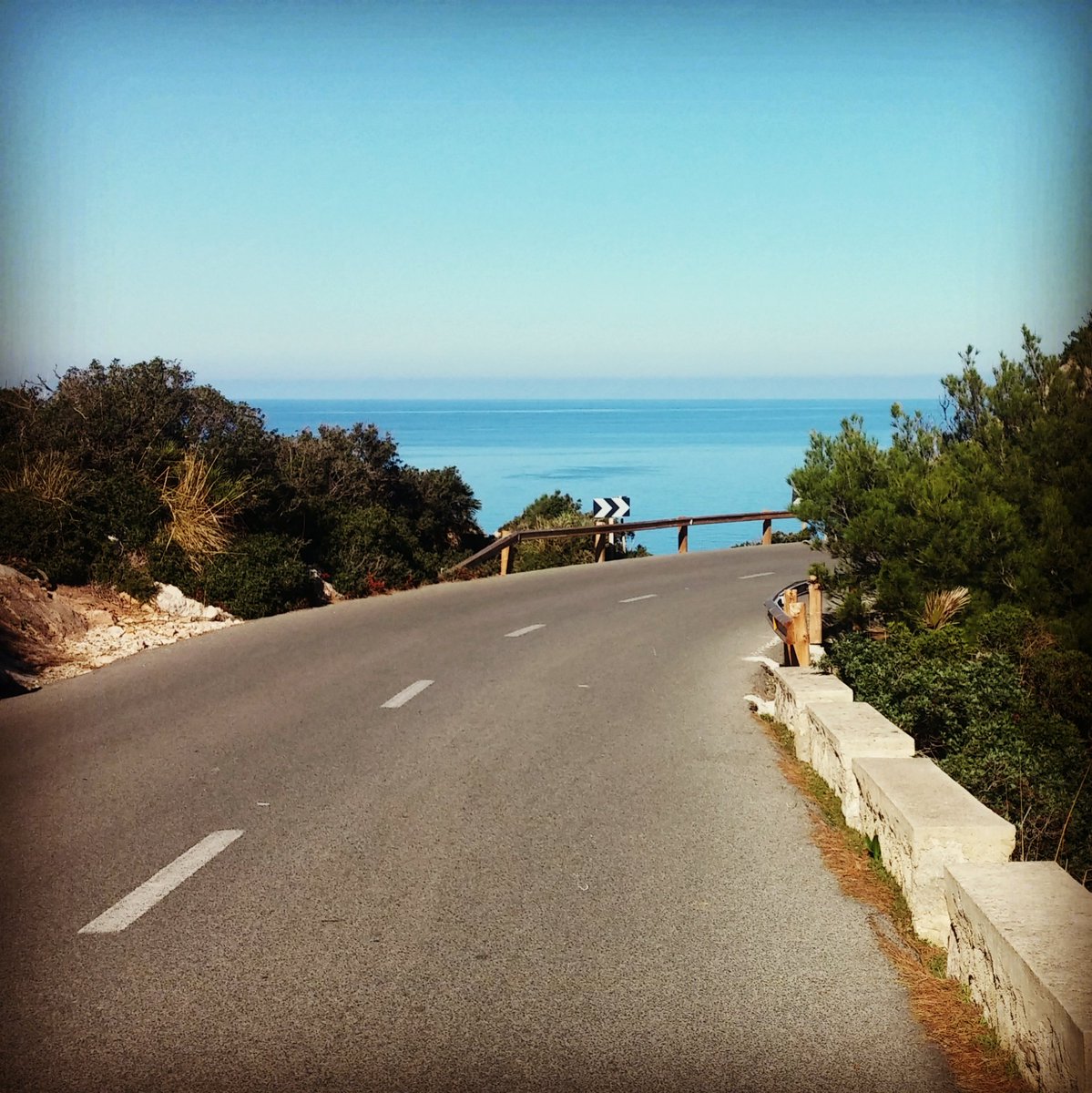 ChasingTargets's tweet photo. #sufferscore #kom #cyclingwithaview #trainingday #triathlon #endurance #enjoytheview #onestepahead #pushyourlimits #dedication #getitdone https://t.co/MEnzuaxPor