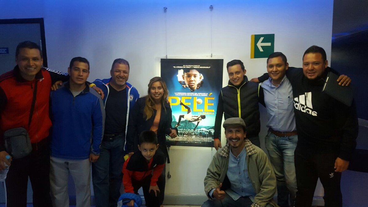 ZimaEnt's tweet photo. Los chicos del #ClubCruzAzul disfrutaron de la premiere de #PeléLaPelícula ¡Ya en cines! https://t.co/2THrOZyHRm