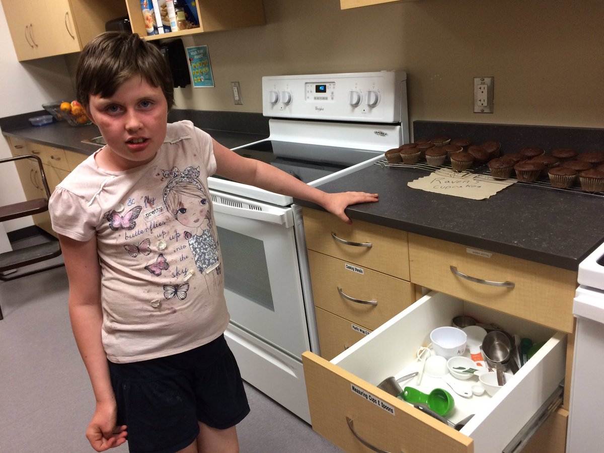 TrudyHauta's tweet photo. Putting away the dishes #HBCSpride https://t.co/btPN311bJL
