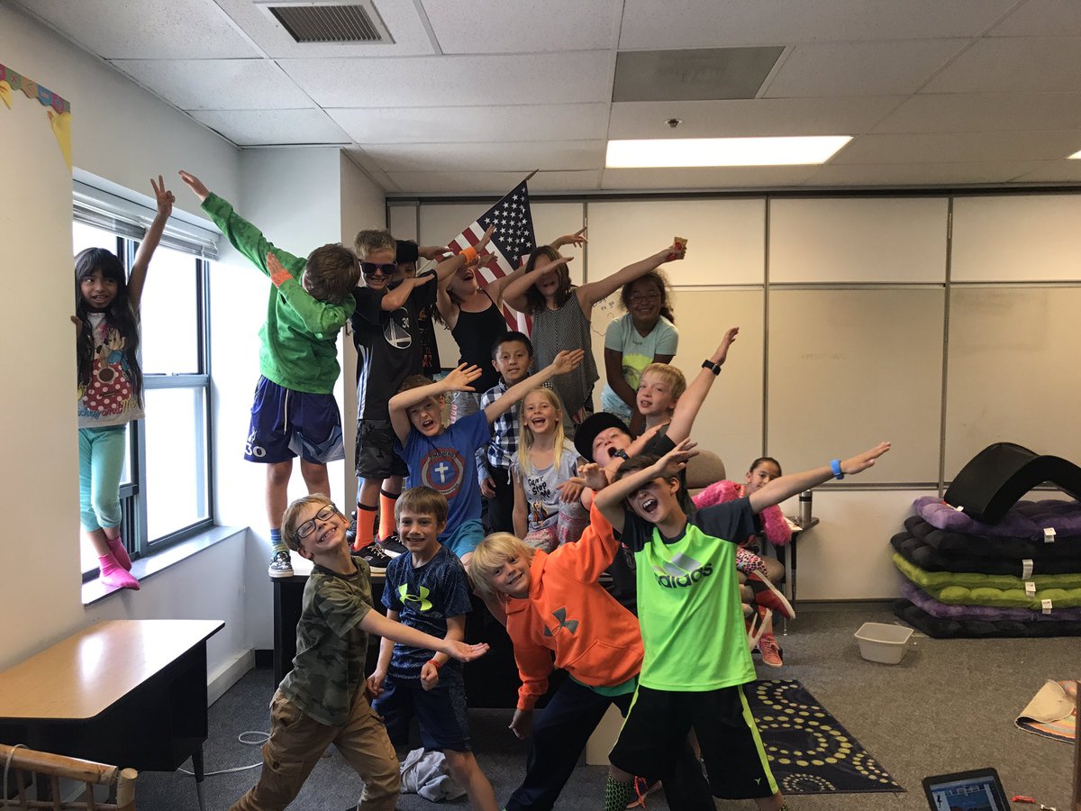 MrsSmithSCE's tweet photo. That's a wrap! Thanks for a great year 2016-2017 
#sCoveEl #ssdedu https://t.co/kNrCsRIZs9
