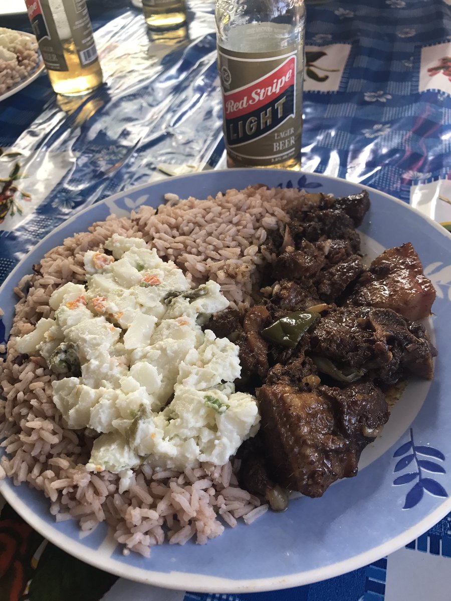 annmarievazja's tweet photo. When u finally find lunch!!! Woii #stewpork😍 &amp; #redstrip fi quench the thirst! Boom #ayahsuhnice 🇯🇲 https://t.co/oOnQOl4K2w