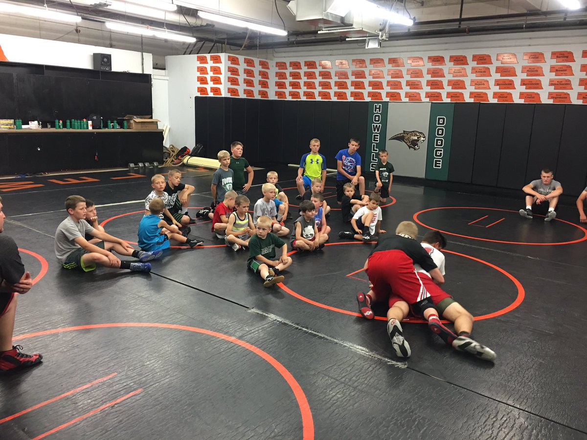 HDjagwrestling's tweet photo. A huge thanks to @BryanMejstrik, @coufal_e, &amp; @CoufalA for instructing at the HD Wrestling Clinic. The kids worked hard &amp; did a great job! https://t.co/EApd84QuBf