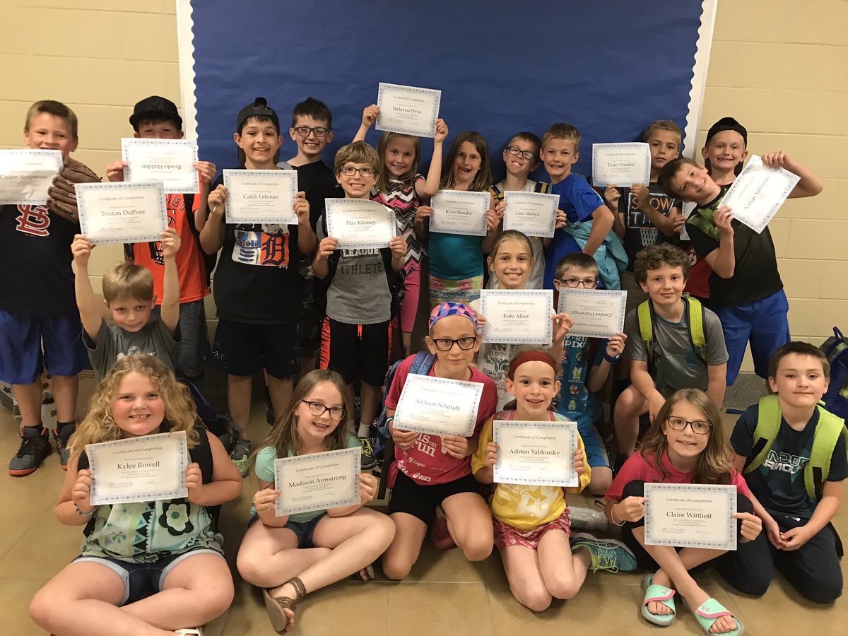 SchroMrs's tweet photo. A fun final week of Explorers....Sphero Chariots, Cane Toad Traps and 3rd grade Explorer "graduation"!  Amazing kids!❤️ https://t.co/ShwRnpSp80