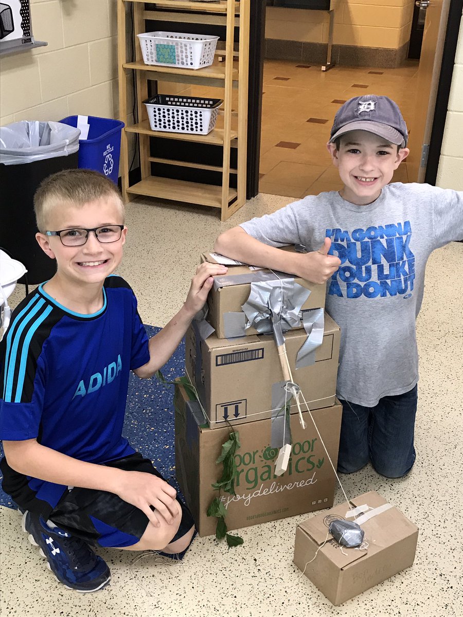 SchroMrs's tweet photo. A fun final week of Explorers....Sphero Chariots, Cane Toad Traps and 3rd grade Explorer "graduation"!  Amazing kids!❤️ https://t.co/ShwRnpSp80