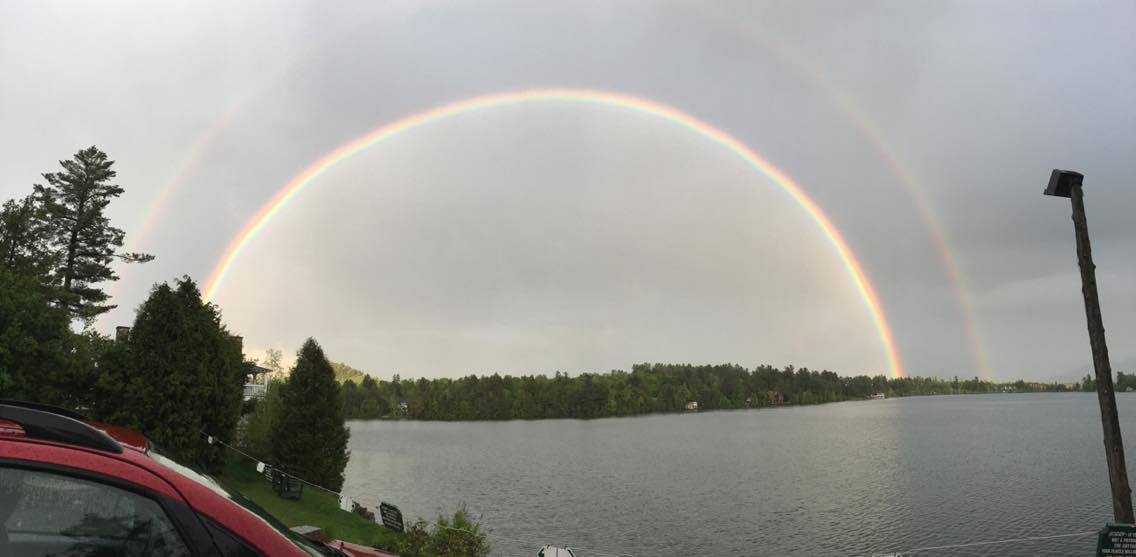 mirrorlakeinn's tweet photo. When given lemons, we make lemonade. Now a guest reminds us that when it rains we should make rainbows. Good words to live by! Thanks Katie. https://t.co/ywlYeiijNG