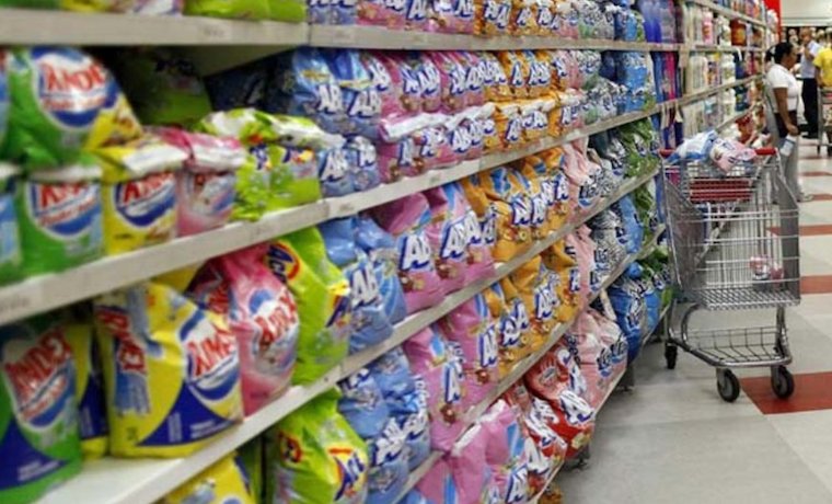 CaraotaDigital's tweet photo. Colgate Palmolive paralizó plantas de detergentes por falta de materia prima https://t.co/UzcWm32EBk https://t.co/XjBBti1yCS