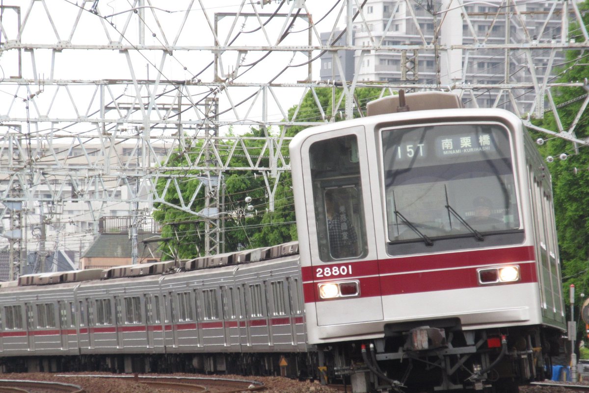 鉄道写真をアップすると似た構図の野球選手の写真が送られてくる 鉄道写真をアップすると似た構図の野球選手の写真が送られてくる