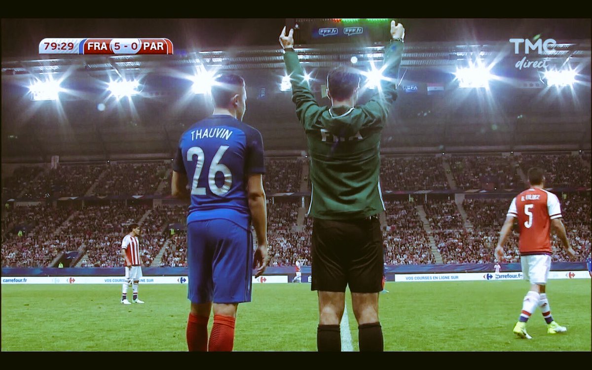 FlorianThauvin's tweet photo. Très heureux et très fier d'avoir honoré ma 1ere sélection 😍💪🏼🇫🇷. Félicitation à toute l'équipe pour cette belle victoire ! #FiersdetreBleus https://t.co/sV6TXOUMIV