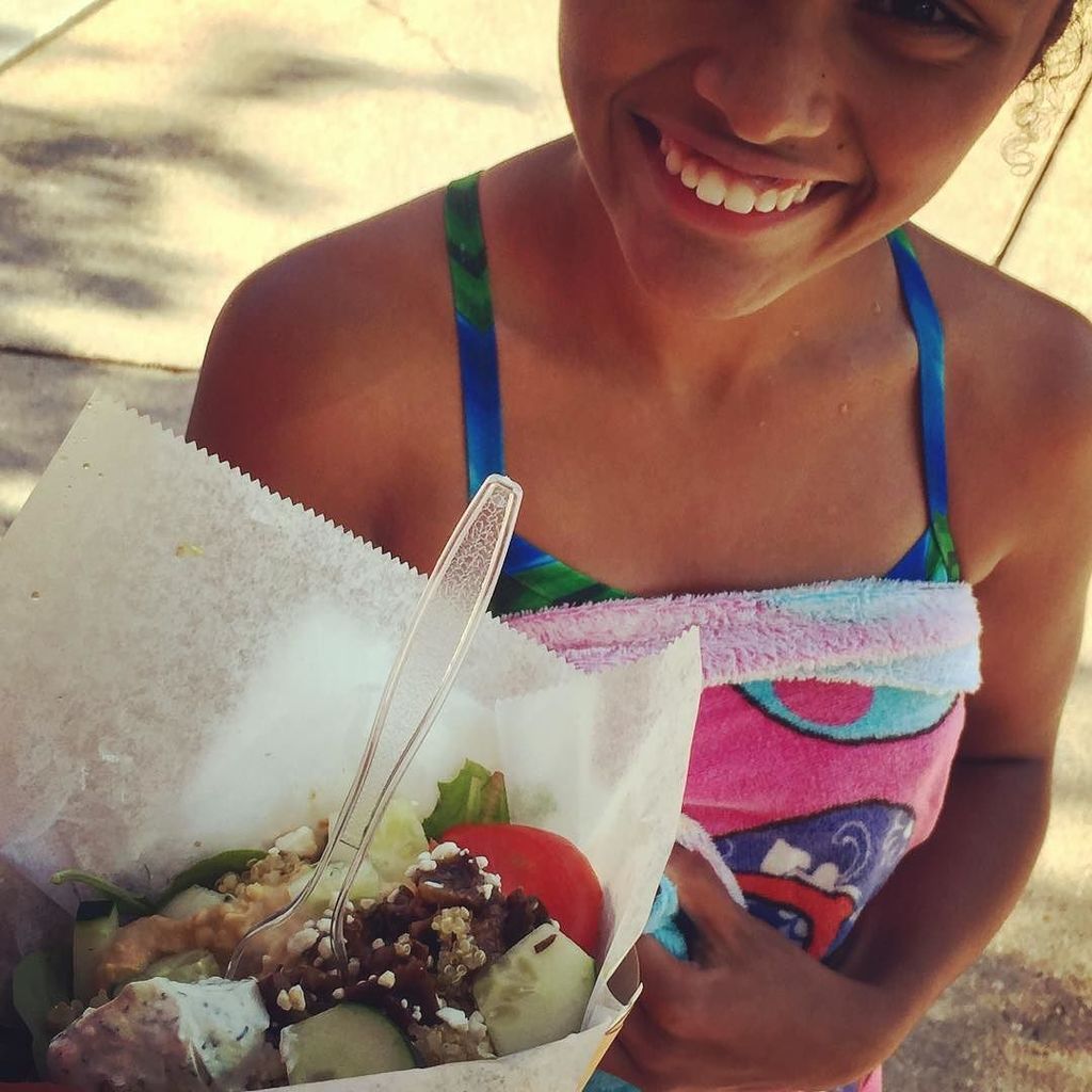 Mediterranean Quinoa Bowl, smiling swimmers and gorgeous weather!
#tgif #comfortfood #summernights now till 8:00 ift.tt/2qJpZOx