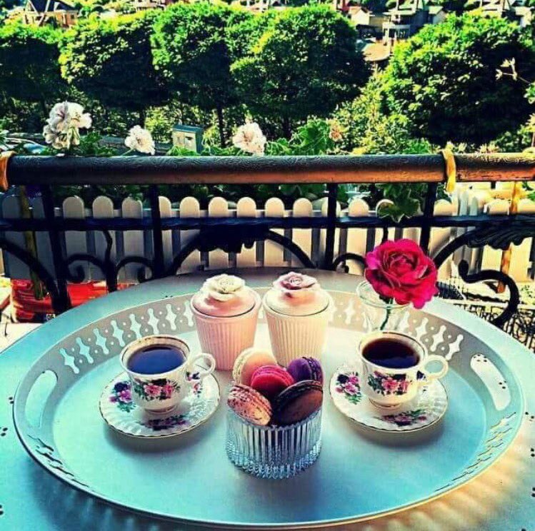 البعض گالقهوة،التحدث معهم يعدل المزاج💗

#ᏕᎯᖇᎯ