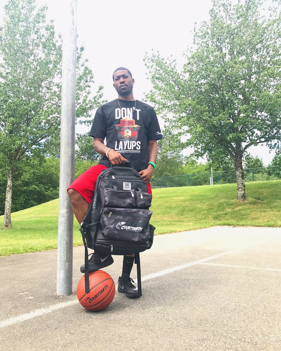 ballupAIP23's tweet photo. Visit https://t.co/cY24hfwKv1 🏀🏀🏀 for exclusive Basketball gear #courtsmith #courtsmithball #courtsmithbasketball https://t.co/xMtMO6N2hz