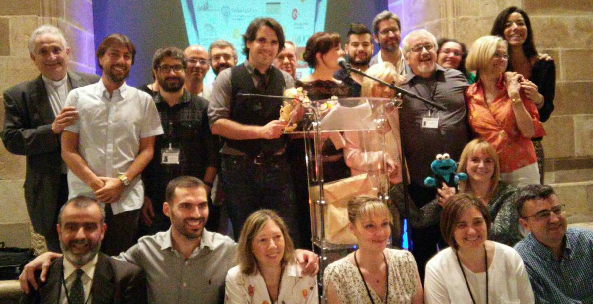 radioestel's tweet photo. Som al vostre servei.
@radioestel @catcrist @clubmes
Gràcies, gràcies i més gràcies per venir.
#LaNit2017 https://t.co/d1QMYbbpK1
