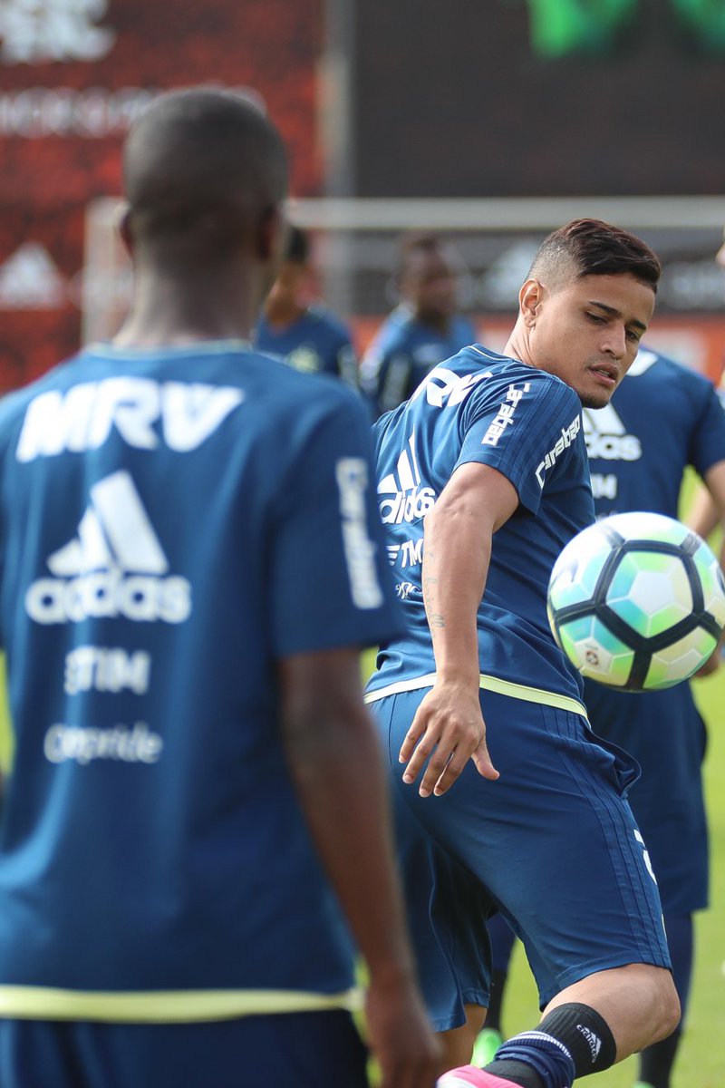 O professor Zé Ricardo garantiu: Diego e Éverton estão de volta à lista de relacionados para o #FLAxBOT! #Mengo💪