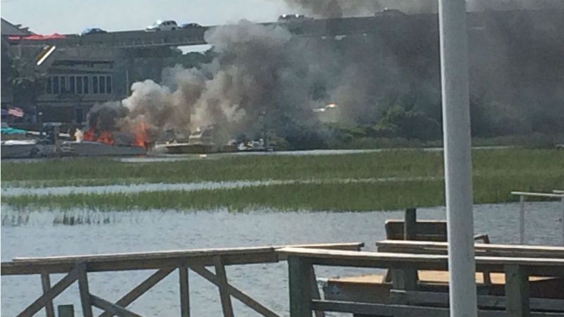 wectnews's tweet image. Three people were injured, two of them airlifted, after Ocean Isle Beach boat explosion &amp;gt;&amp;gt; buff.ly/2rAXl5u