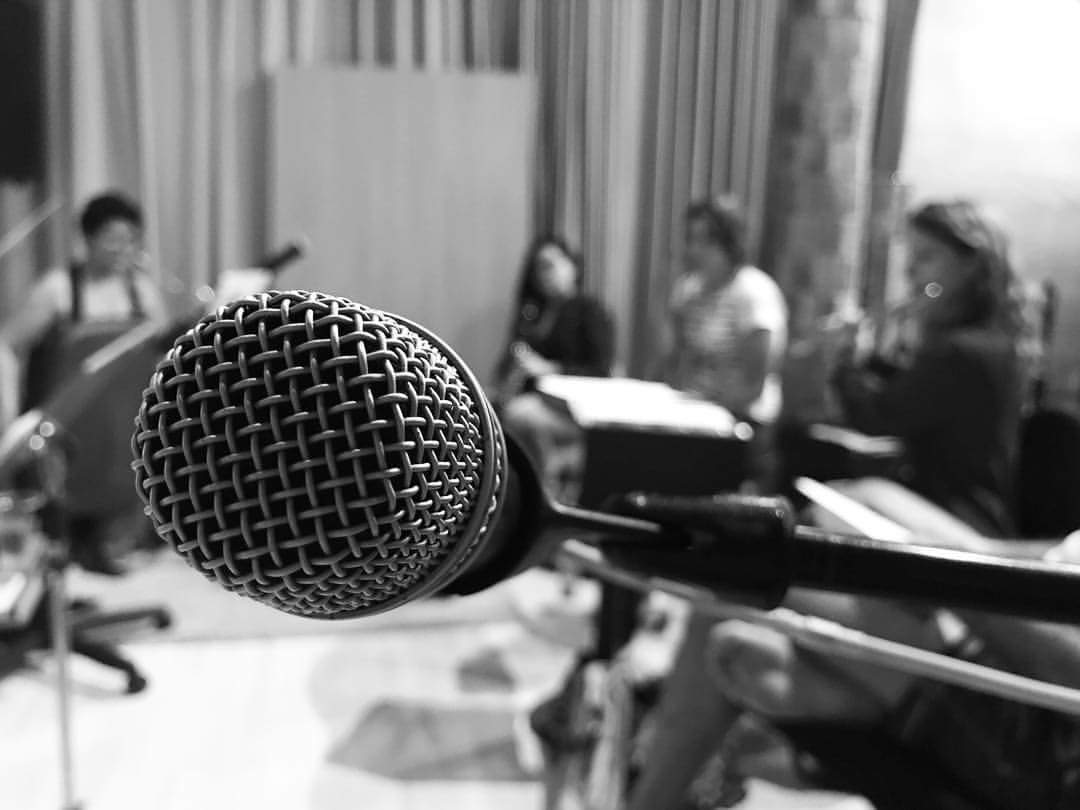 Rua15Saulo's tweet photo. ...cante menina que o mundo gira mais leve...💙💛 #oaeos #oazuleosol https://t.co/CXCDQaIiVP