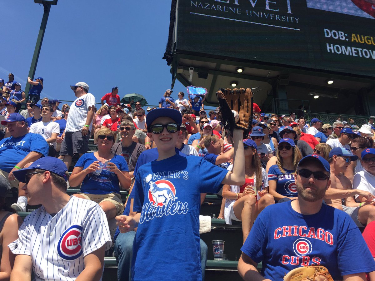1908tees's tweet photo. @DexterFowler you go - WE GO! ton of #FowlersHowlers in the bleachers today. Miss you, bro! #ThatsCub #LeadOffHR https://t.co/B5njtrLiuD