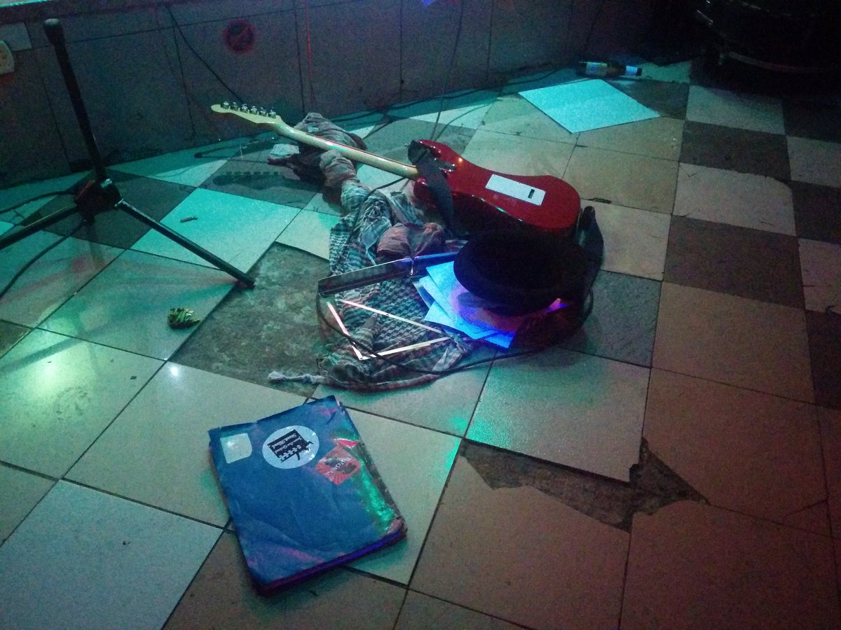 "No hay libertad... en general". Concierto de <a href="/turrones_music/">Kike Turrón</a> en el <a href="/JimmyJazzVk/">Jimmy Jazz VK</a>. Cc <a href="/Nocallarem/">No Callarem</a>