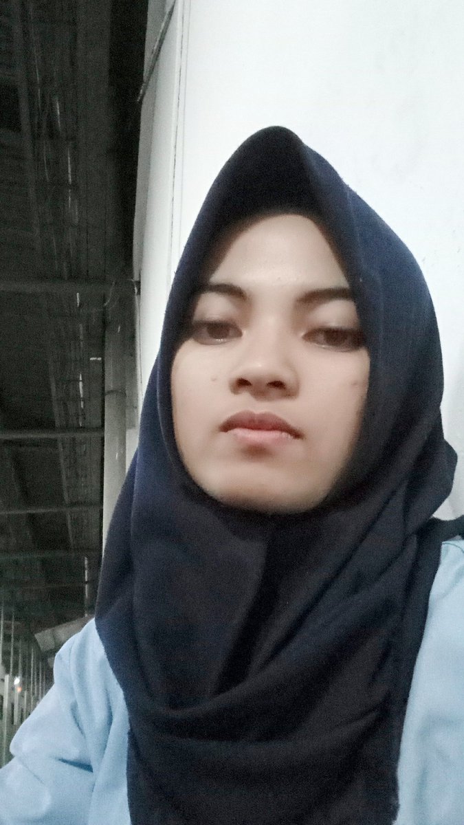 YantiGhaniya's tweet photo. Nungguin bel pulang 😞 panon ges teu kontrol https://t.co/kXclLa1OmA