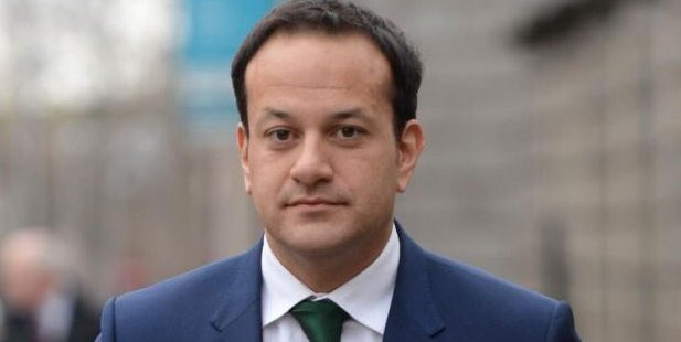IgualdadLGBT's tweet photo. Hace tan sólo 25 años ser gay era delito en Irlanda. Hoy Leo Varadkar se ha convertido en el primer ministro gay del país  ❤🌈 https://t.co/U5BgWLoxq0